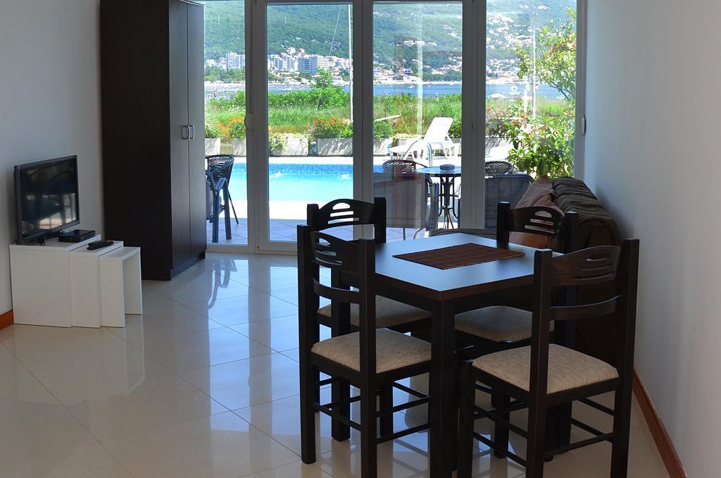 Apartments Riverside แฮร์เซ็ก-โนวี ห้อง รูปภาพ
