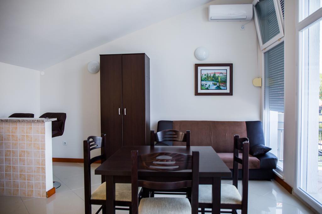 Apartments Riverside แฮร์เซ็ก-โนวี ภายนอก รูปภาพ