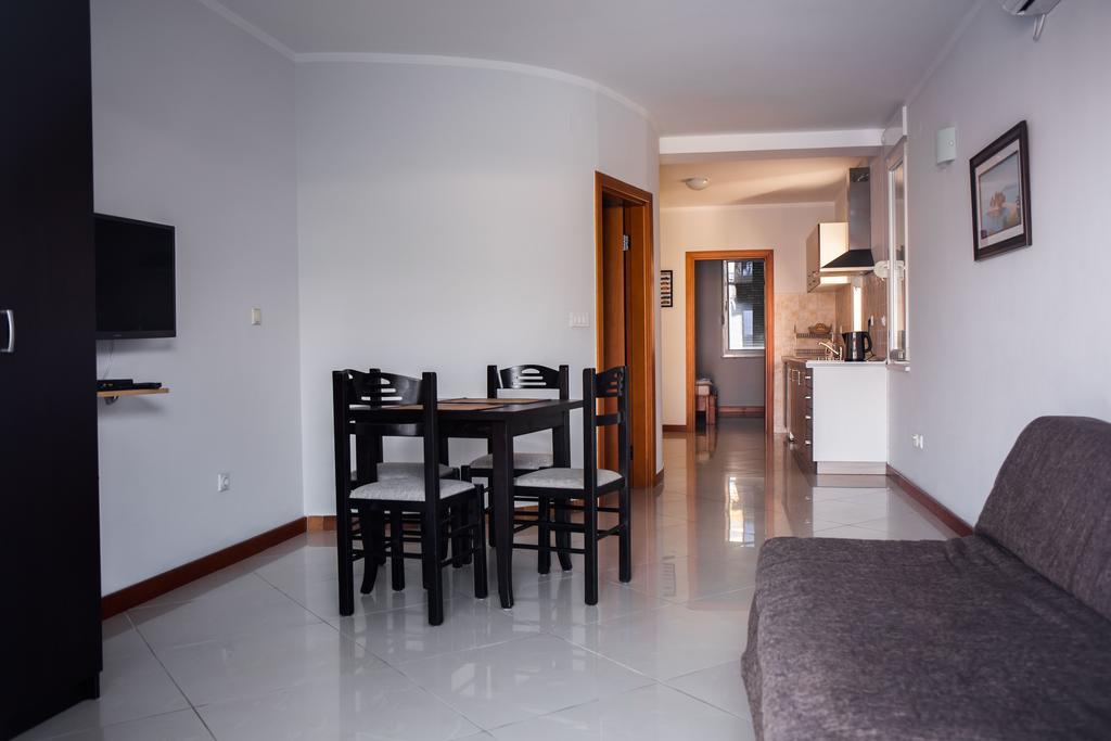 Apartments Riverside แฮร์เซ็ก-โนวี ภายนอก รูปภาพ