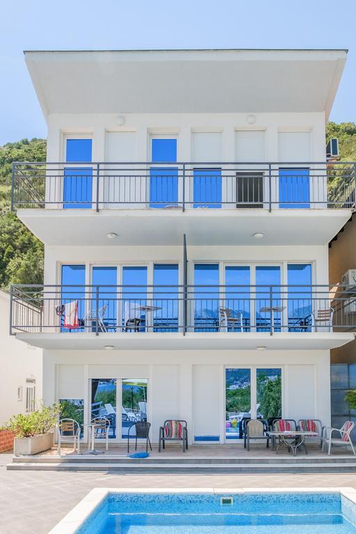 Apartments Riverside แฮร์เซ็ก-โนวี ภายนอก รูปภาพ