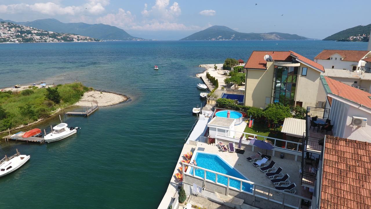 Apartments Riverside แฮร์เซ็ก-โนวี ภายนอก รูปภาพ